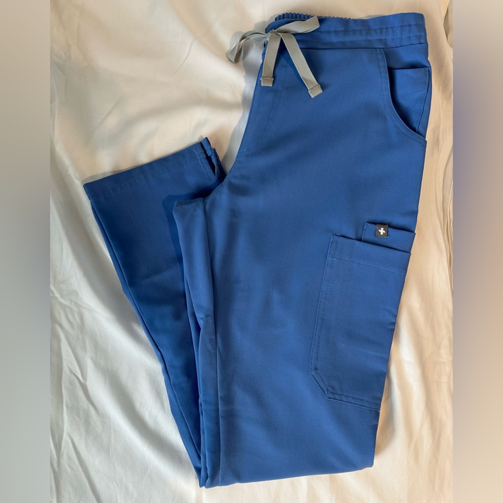 FIGS Yola Scrub Bottoms in Ceil Blue